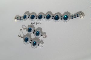 Jewelry set with rivoli crystals