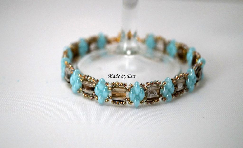 Gold-turquoise set of jewelry with tile beads